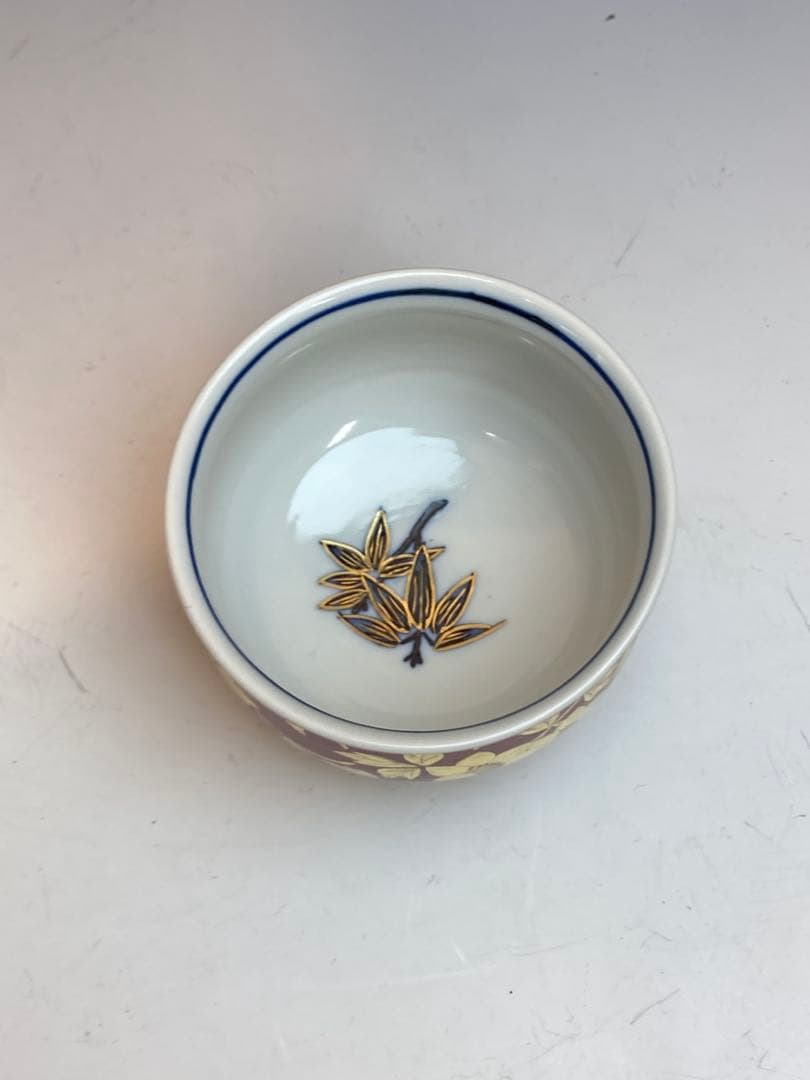 人間国宝 吉田美統 作 金襴手花唐草文ぐい呑 共箱