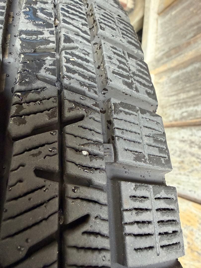 トヨタ　ライズ　16インチ スタッドレスタイヤ　ホイールセット