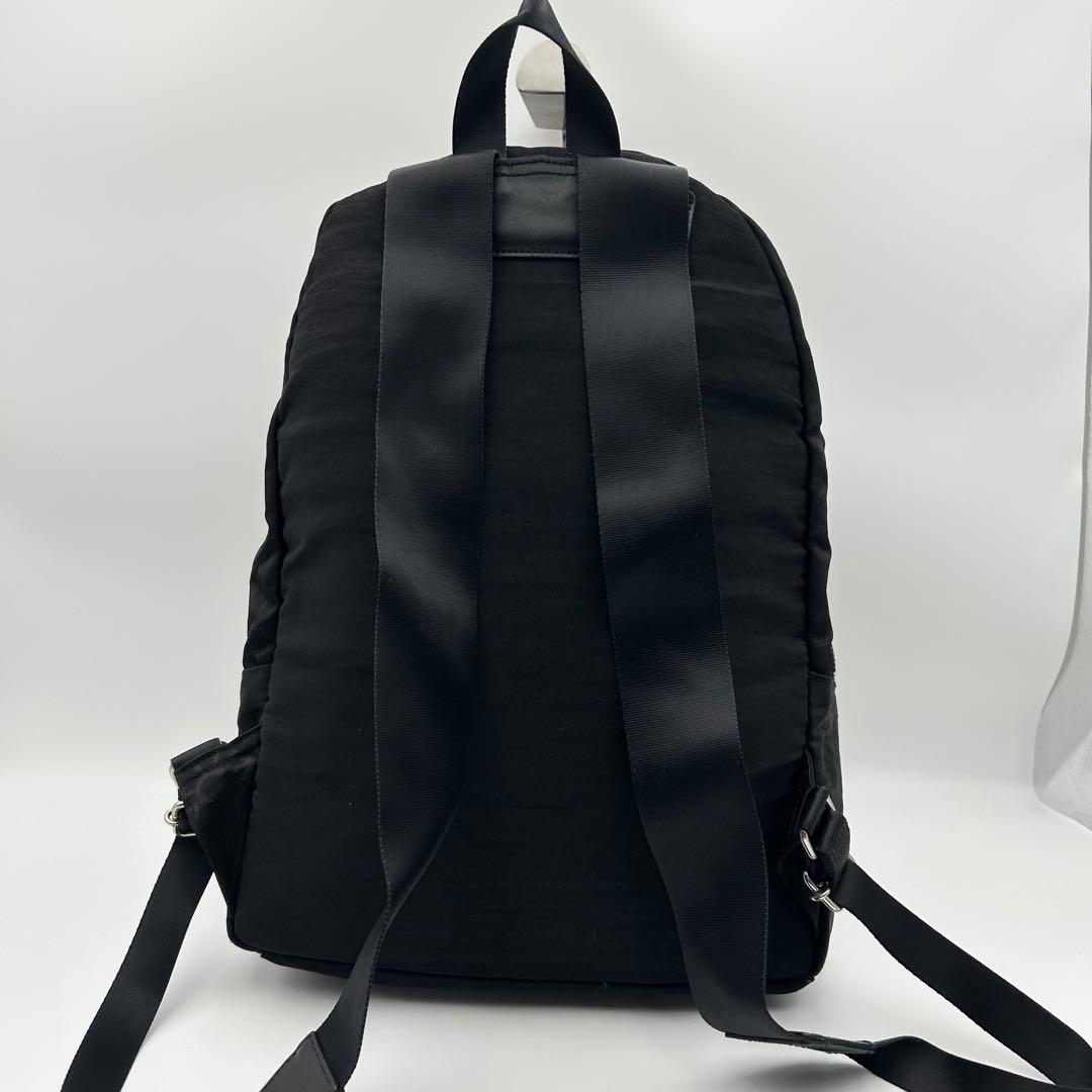 美品✨ ヴィヴィアンウエストウッド ラインORBエンボス リュック オーブ 黒