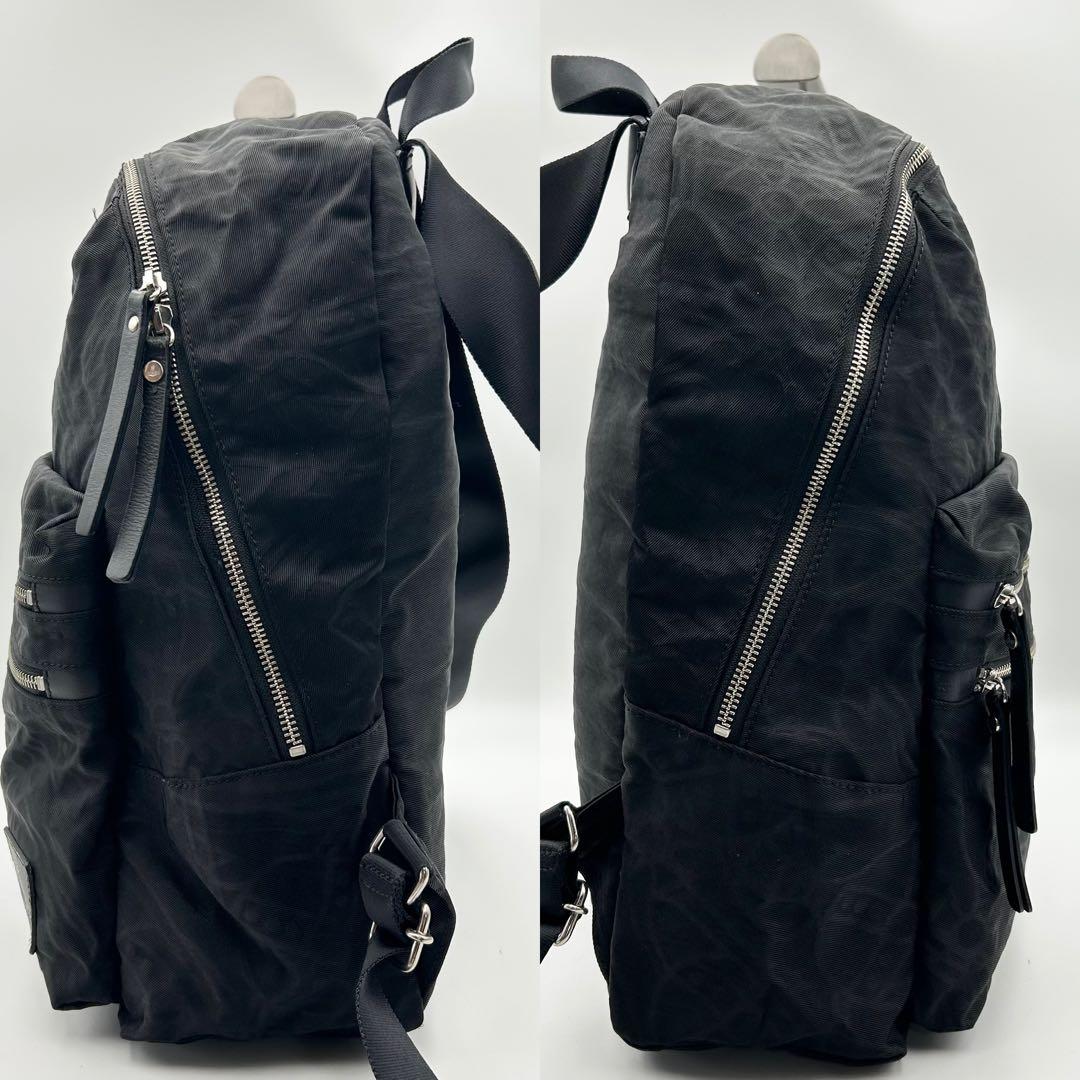 美品✨ ヴィヴィアンウエストウッド ラインORBエンボス リュック オーブ 黒