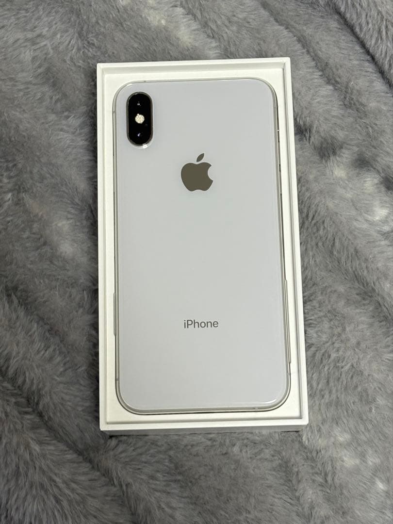 Apple iPhone XS シルバー 本体