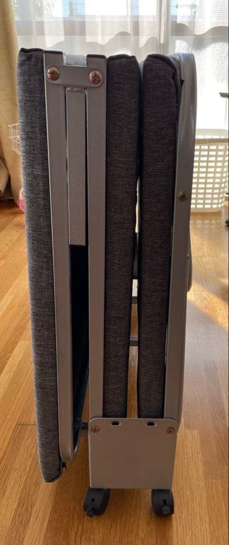 おりたたみ式ベッド　E-FINDS 美品