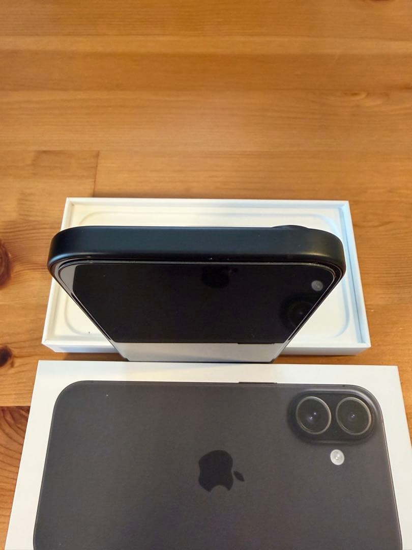 Apple iPhone 16 ブラック 本体