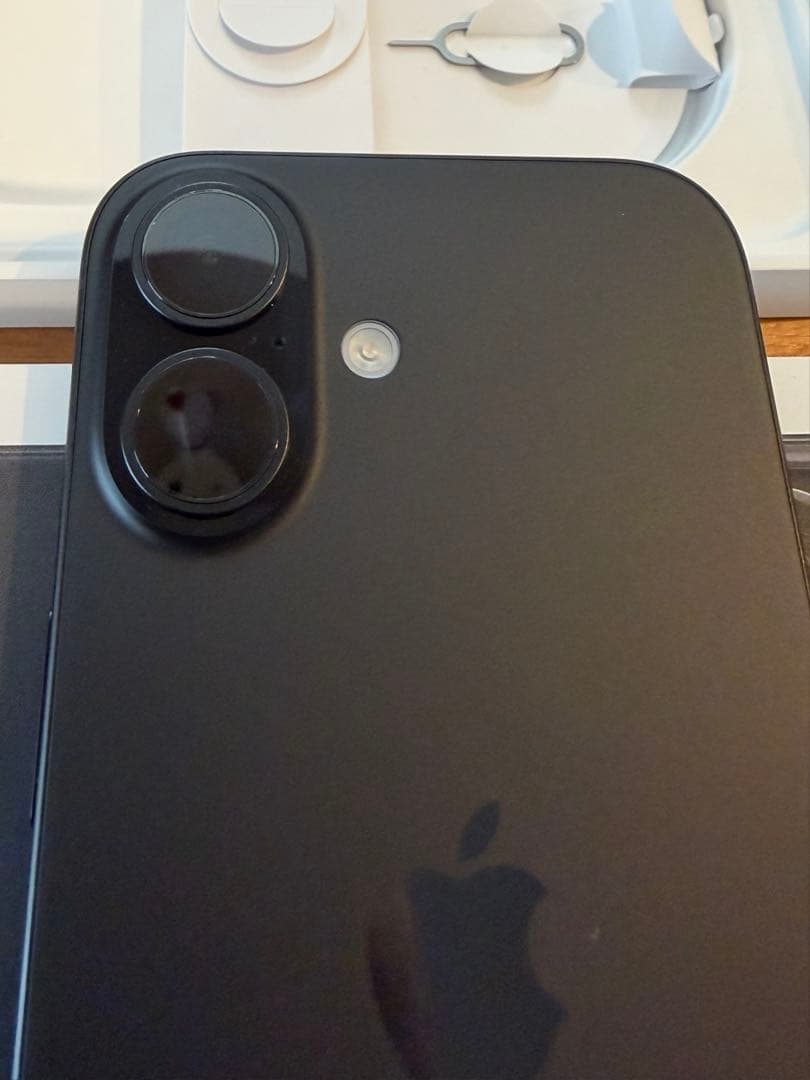 Apple iPhone 16 ブラック 本体