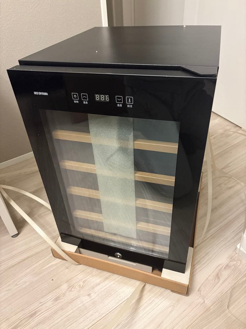 アイリス　ワインセラー 16本 49L コンプレッサー式 IWC-C161A-B