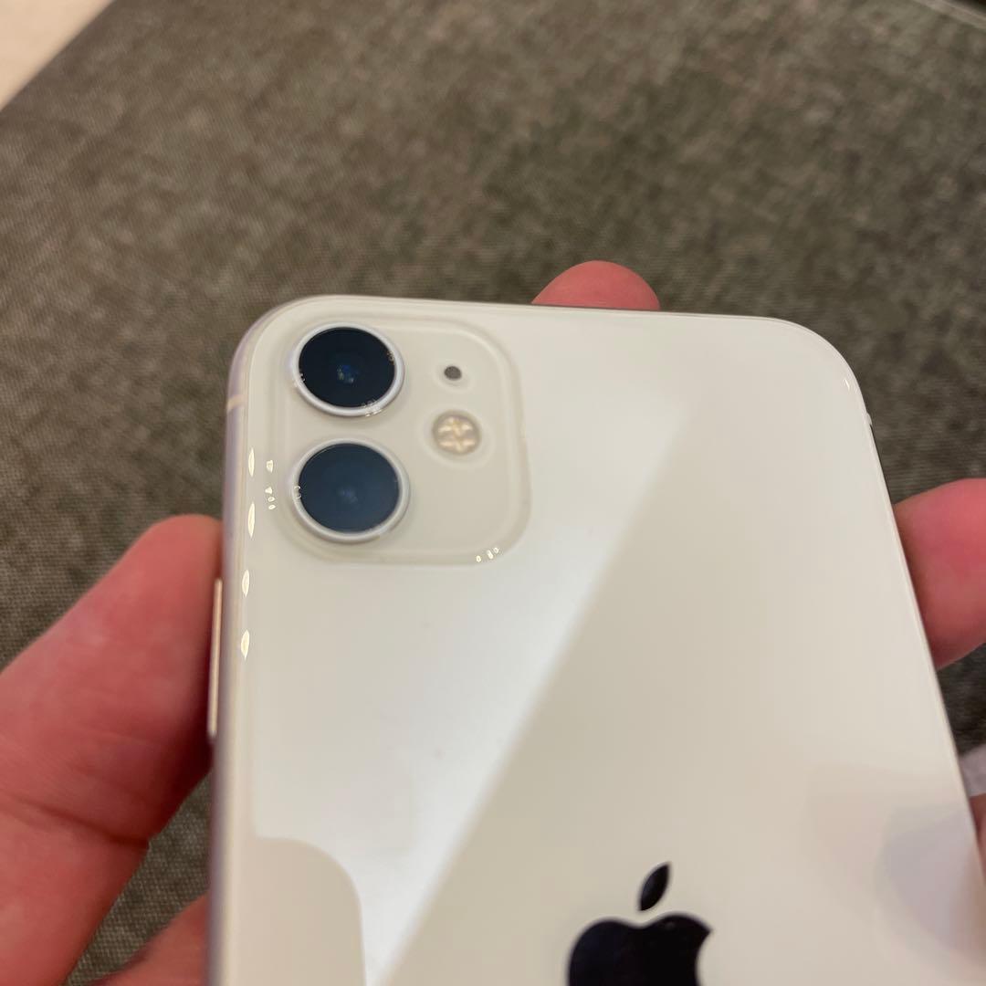 SIMフリー　iPhone 11 ホワイト 本体　128GB 美品