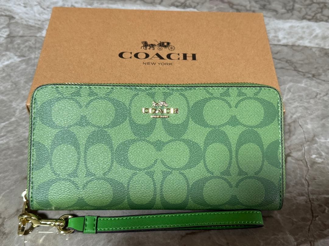COACH グリーン 長財布