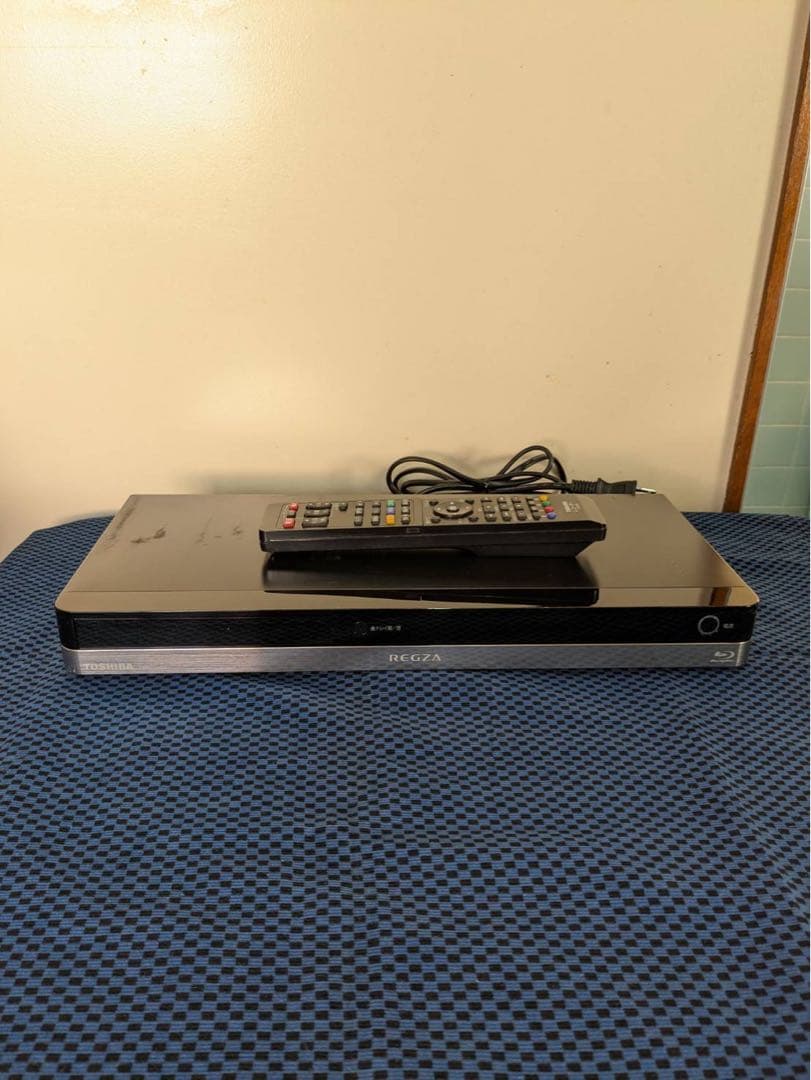 TOSHIBA ブラックブルーレイレコーダー