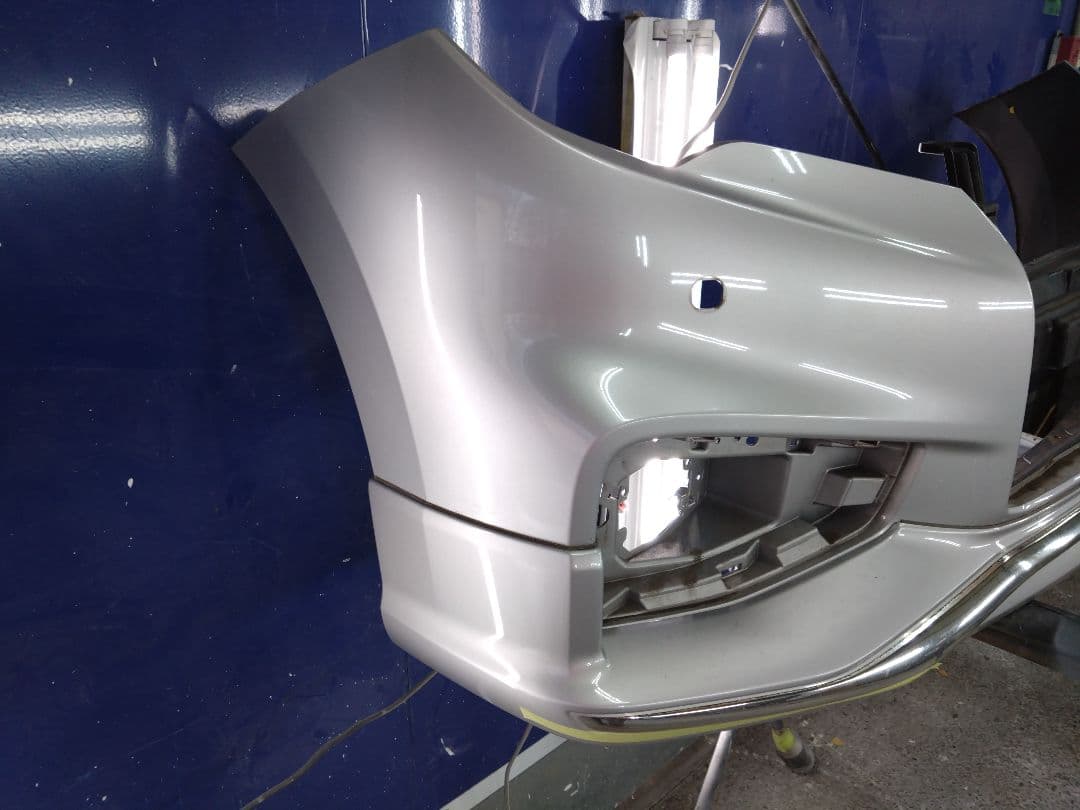 NISSAN　E52エルグランド フロントバンパー、フロントスポイラー