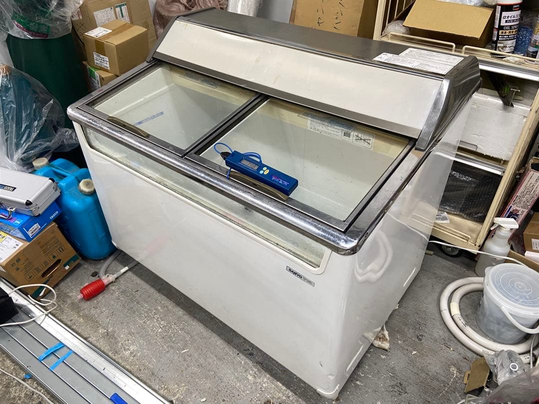 SANYO冷凍ショーケース　SCR-105G