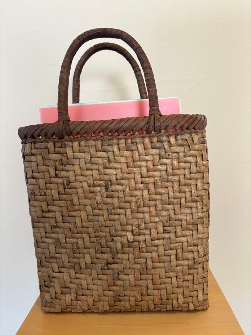 かごバッグ　くるみ（持ち手は山葡萄）民藝