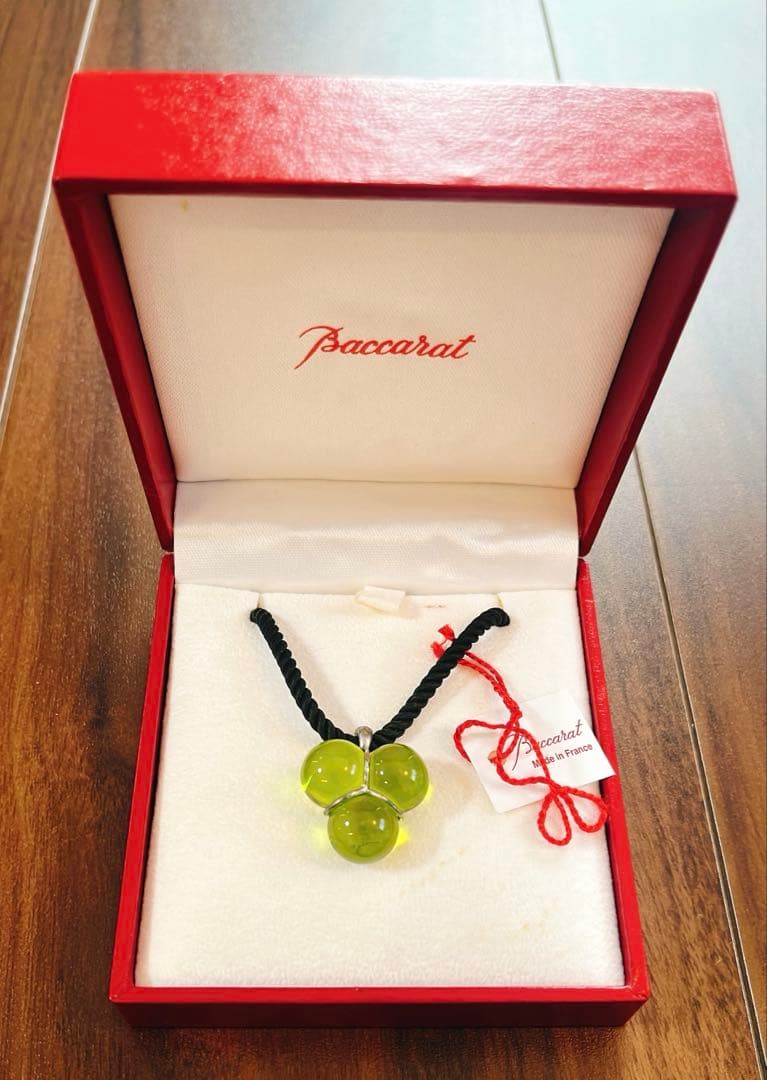 バカラ　ネックレス　ぶどう