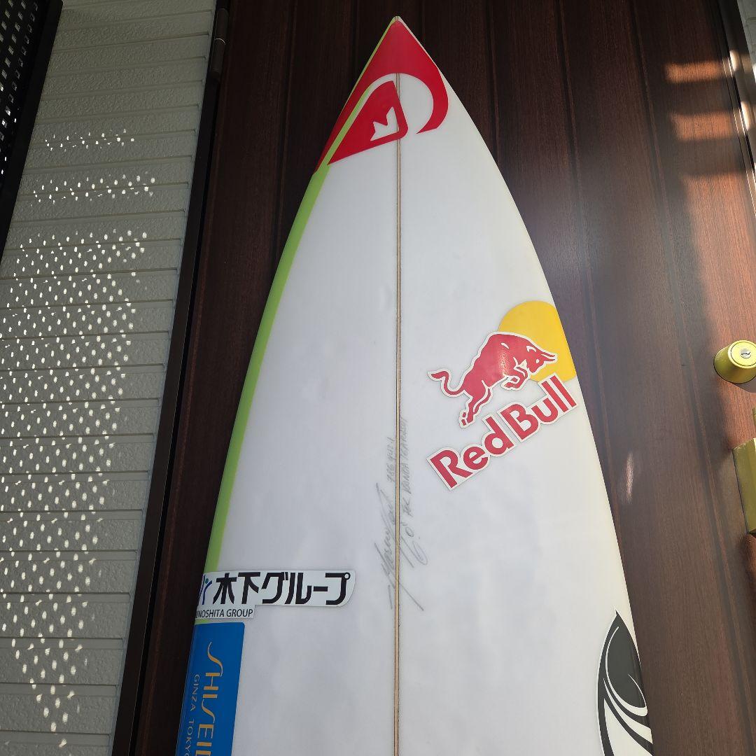 五十嵐カノア本人使用シャープアイサーフボード