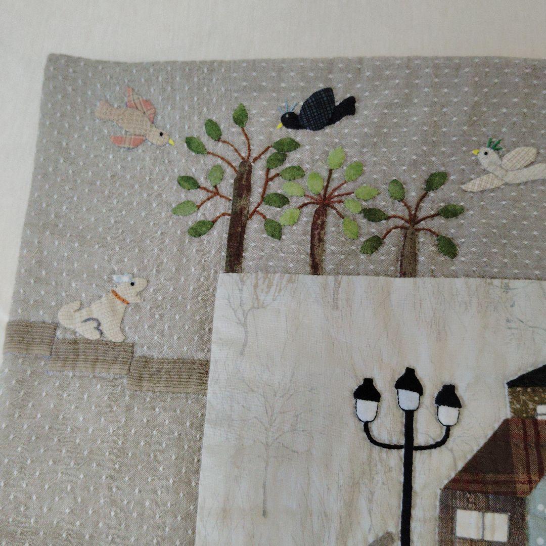 ハウスのパッチワークタペストリー 【74】 ミステリーキルト④