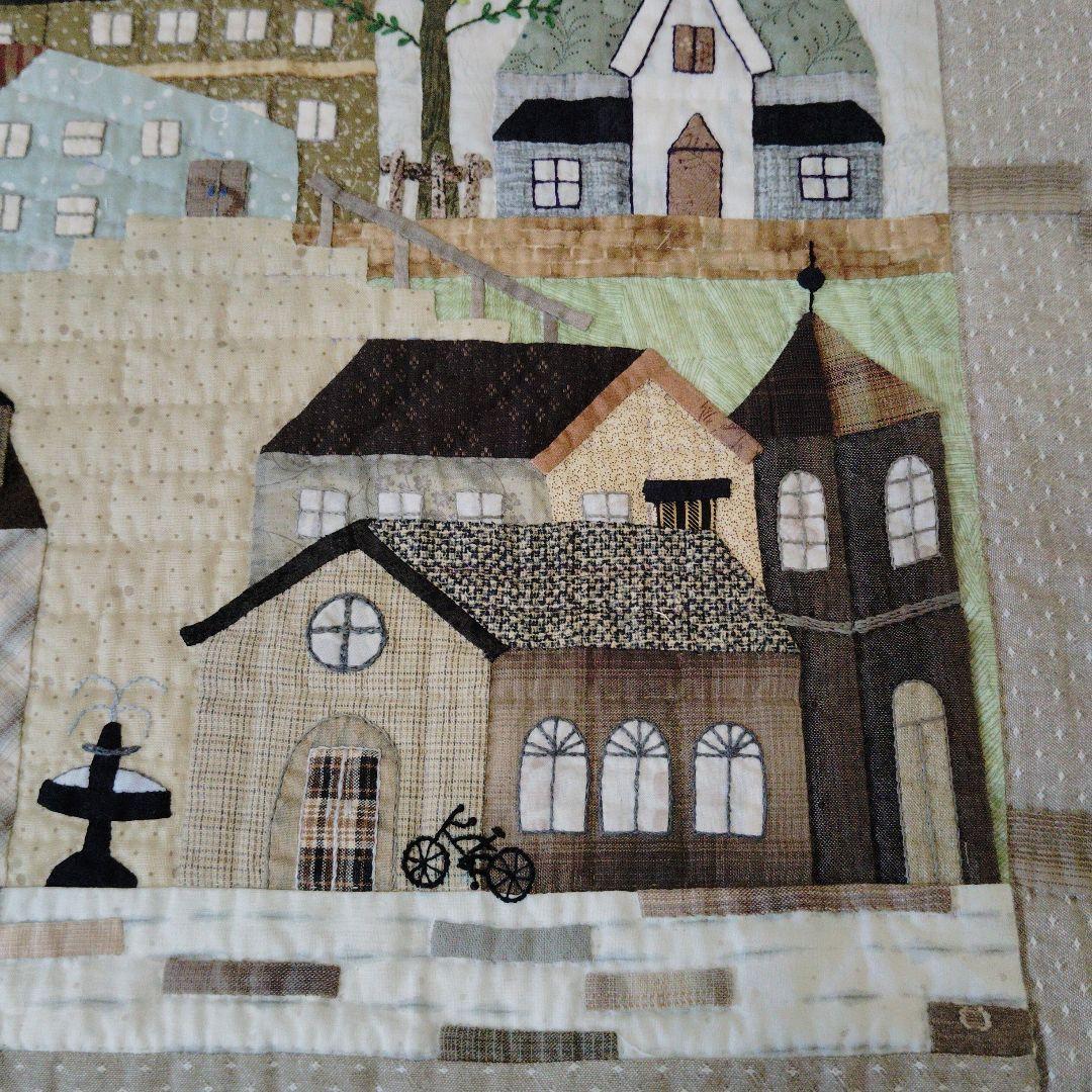 ハウスのパッチワークタペストリー 【74】 ミステリーキルト④