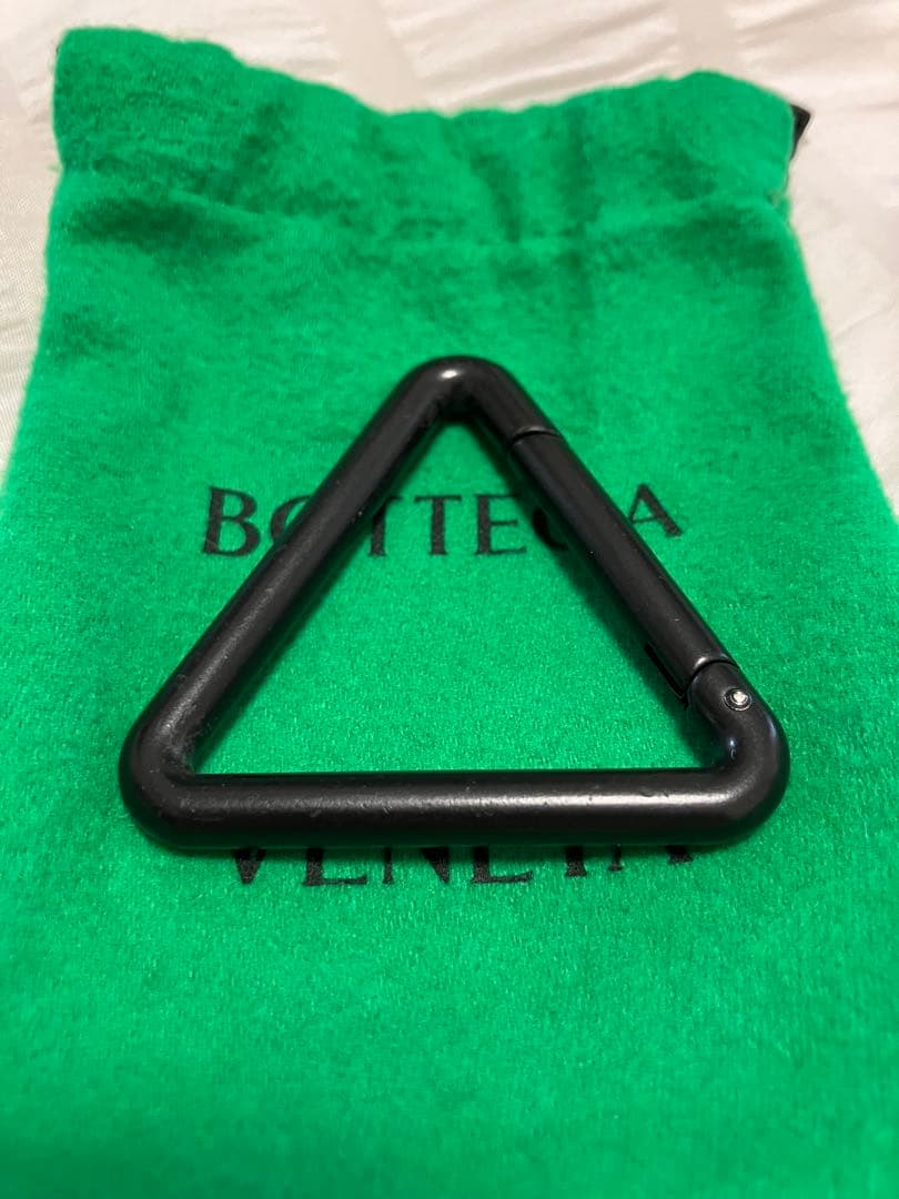 BOTTEGA VENETA ボッテガヴェネタ トライアングル キーリング