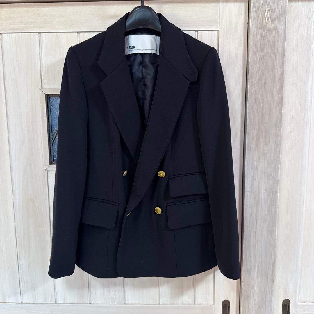 美品　TICCAテーラードジャケット　金ボタン　サイズＭ
