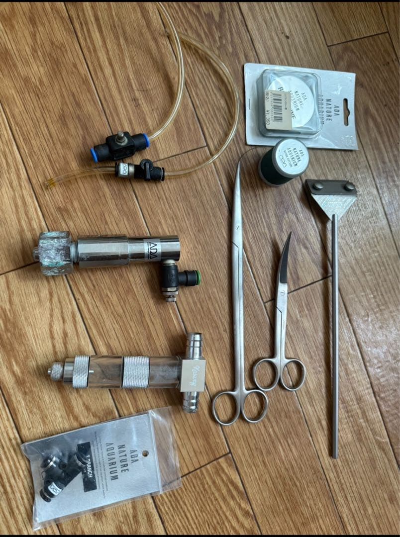 ADA CO2ボンベアダプター　と　ADA メンテナンスセット　プロレイザー