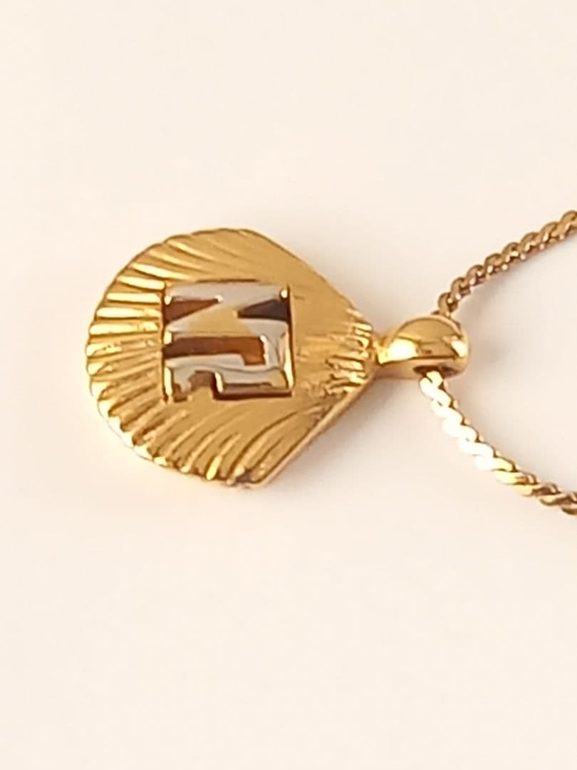 ば*ぁ様 NINA RICCI ニナリッチ NRロゴ ネックレス