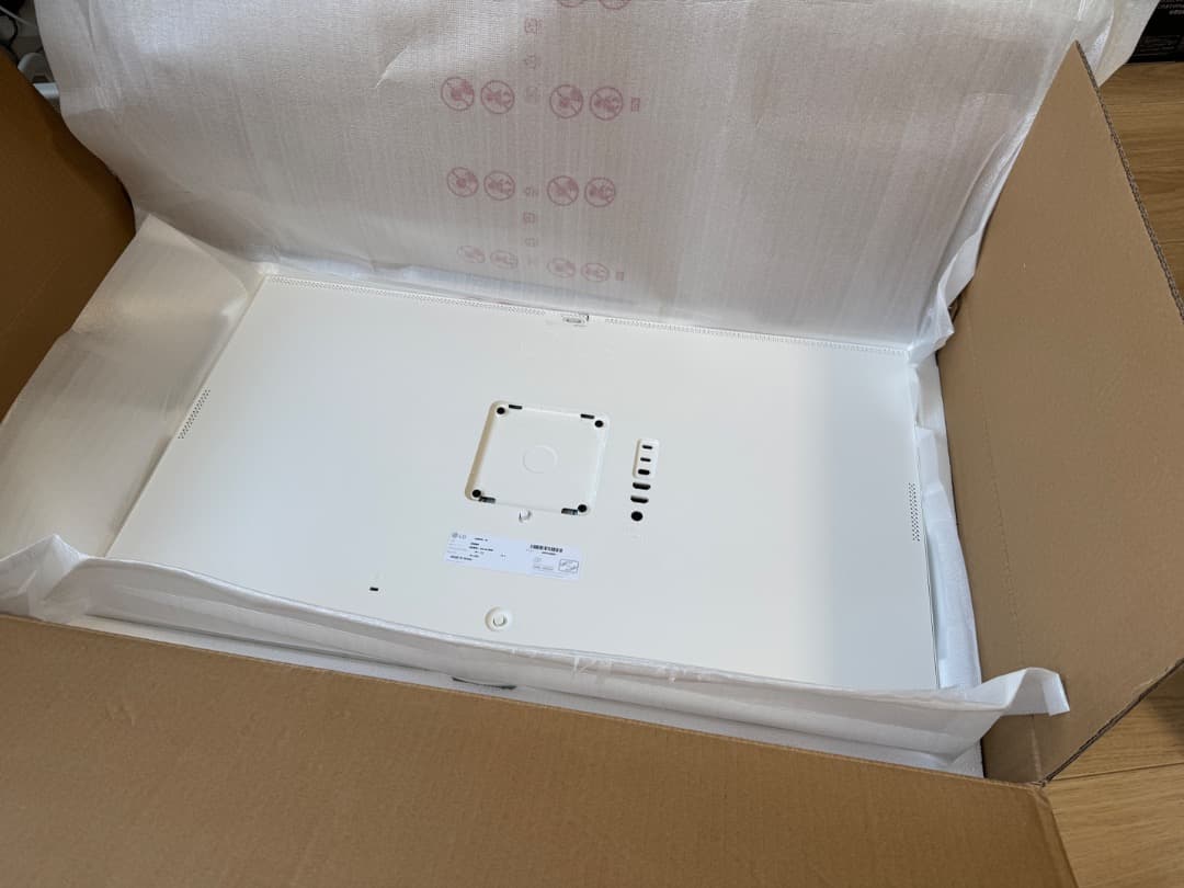 ディスプレイ・モニター本体 LG MyView Smart Monitor 4K IPS 32SR83U-W