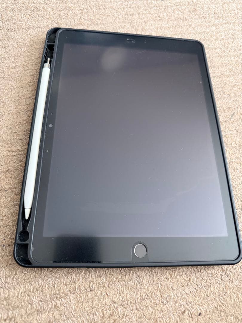 iPad (第7世代) 液晶漏れ　ケースフィルム、Apple Pencil付属