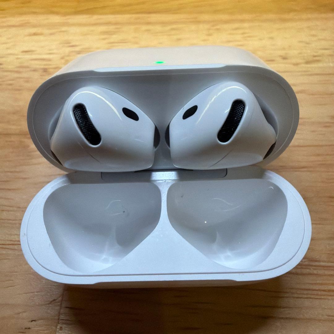 AirPods4 A3053 Apple Store購入品　ケース付き