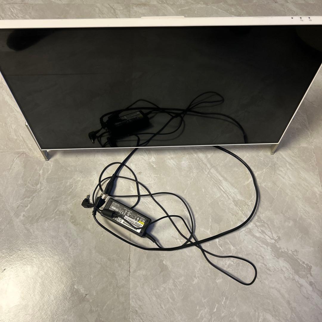 FMV-ET70E/W ホワイトデスクトップPC 本体と付属品