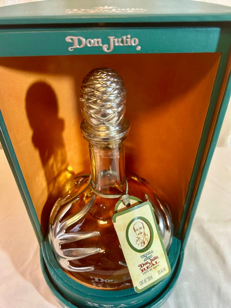 Don Julio REAL テキーラ オリジナルボックス付き　ドンフリオ