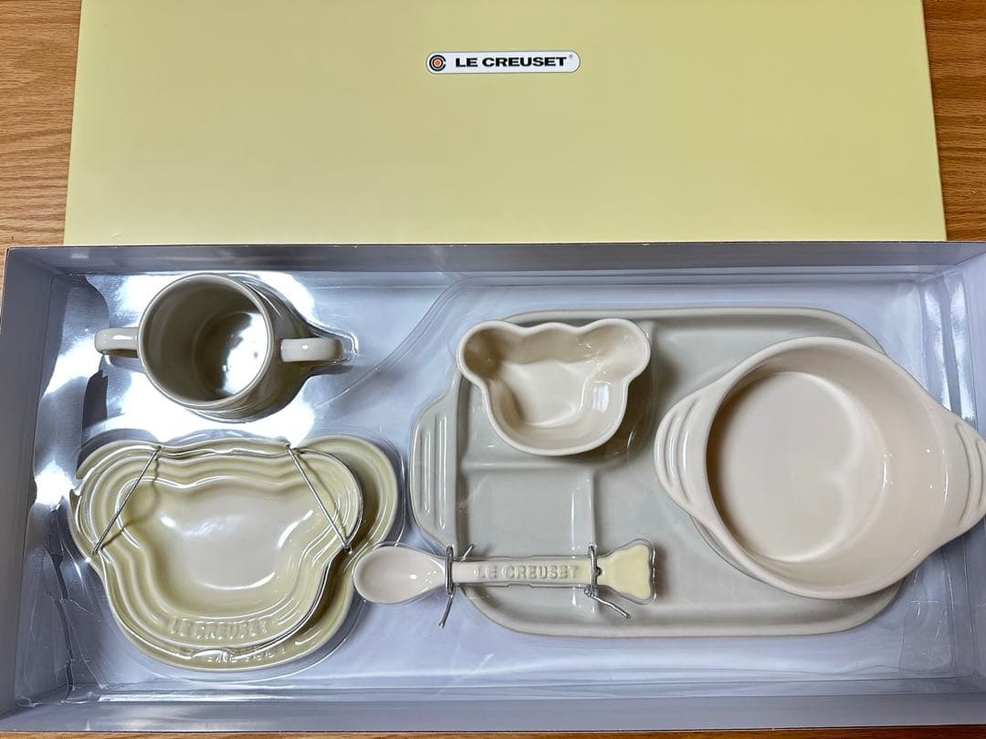 【値下げ】新品未使用　Le Creuset ベビー用食器セット クリーム色