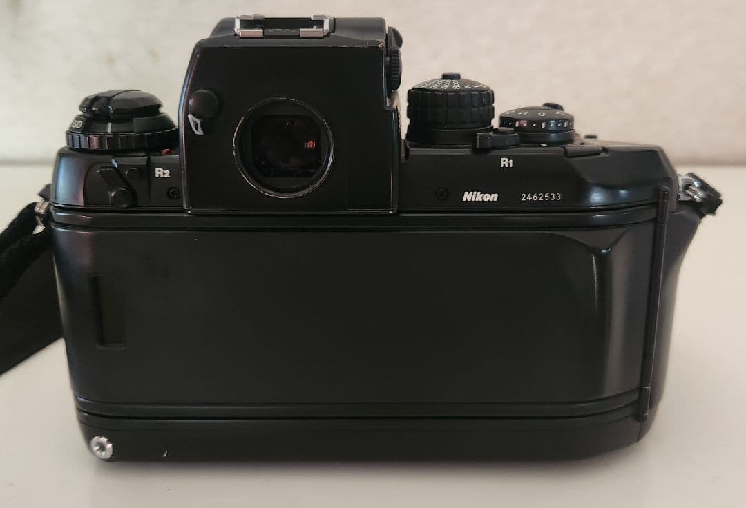 【美品】ニコン NIKON F4 フィルムカメラ　AF一眼レフ