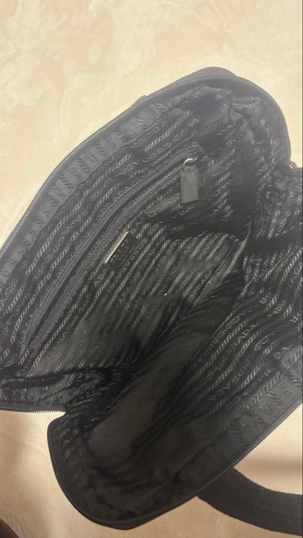 PRADA ブラック トートバッグ