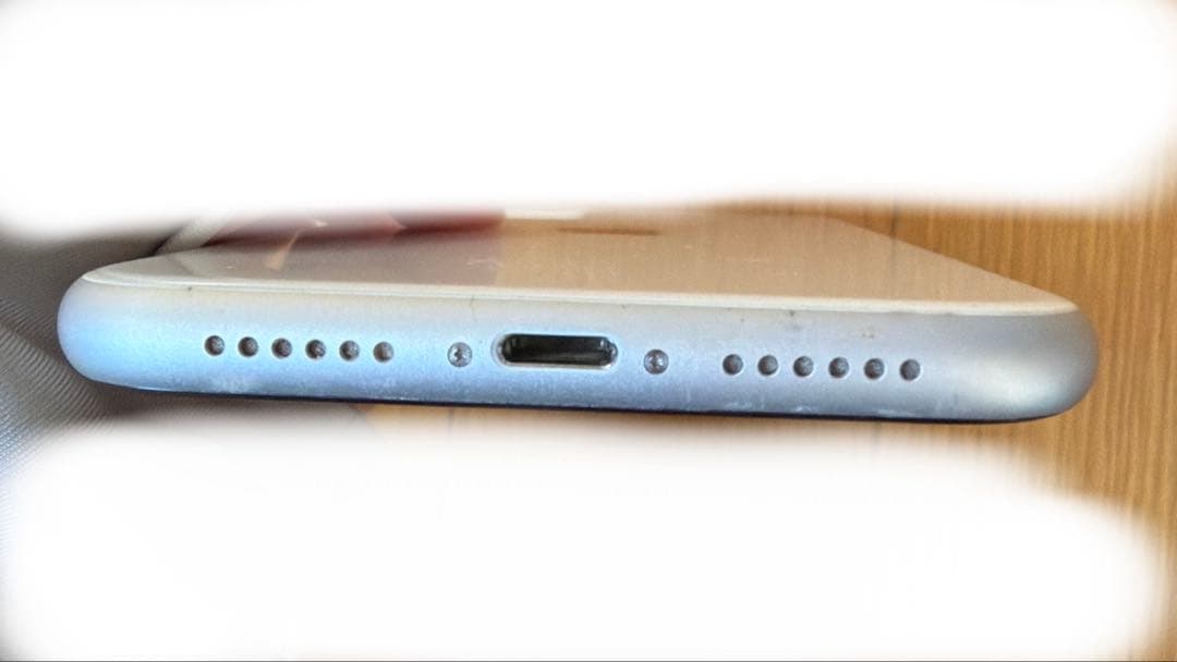 Apple iPhone 11 128Gホワイト 本体 箱付　イヤホン付き