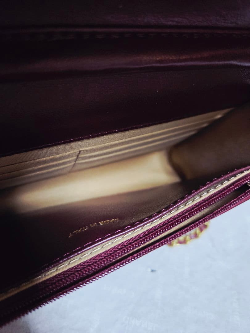 *ワインレッド レザーショルダーバッグ ゴールド*