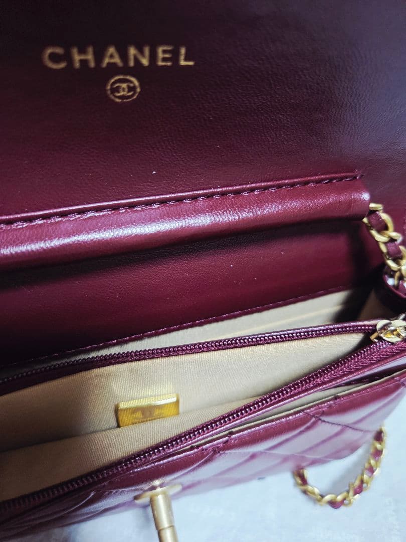 *ワインレッド レザーショルダーバッグ ゴールド*