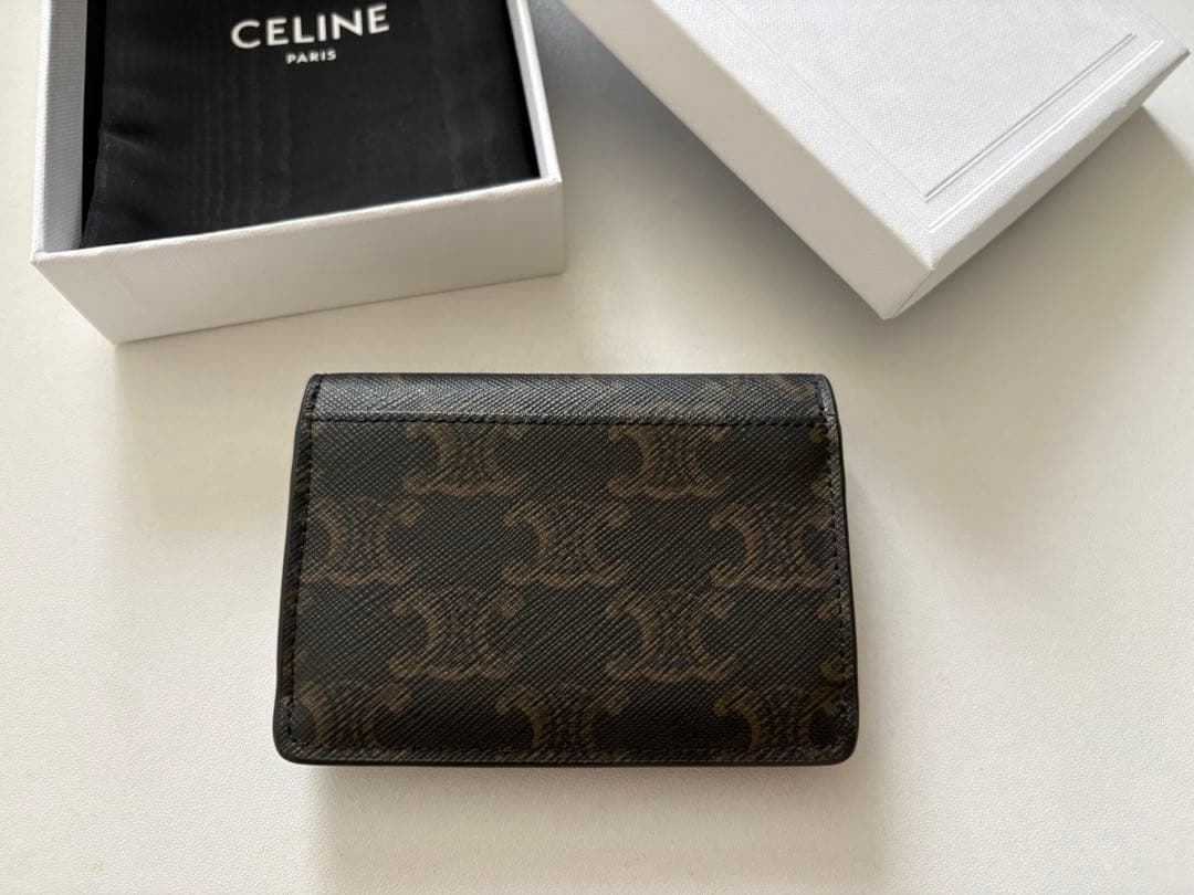 【ほぼ未使用】CELINE トリオンフフラップ付きカードホルダー