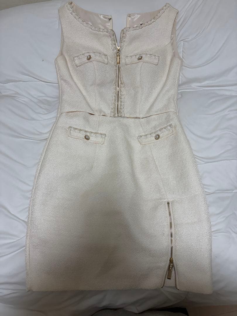 アイボリー タイトフィットミニドレス