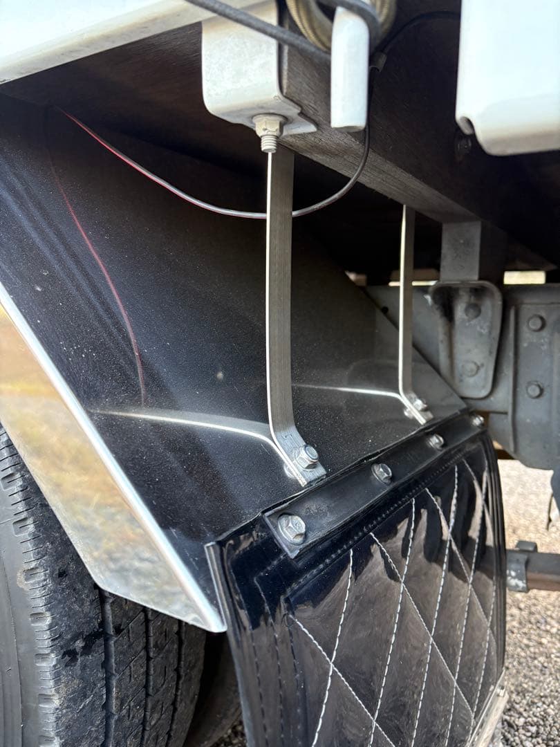 ジェネレーションキャンター用に加工リヤフェンダー泥除けは付属しません直接引取限定