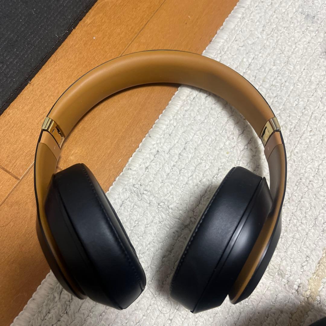 Beats ワイヤレスヘッドホン ブラック ゴールド