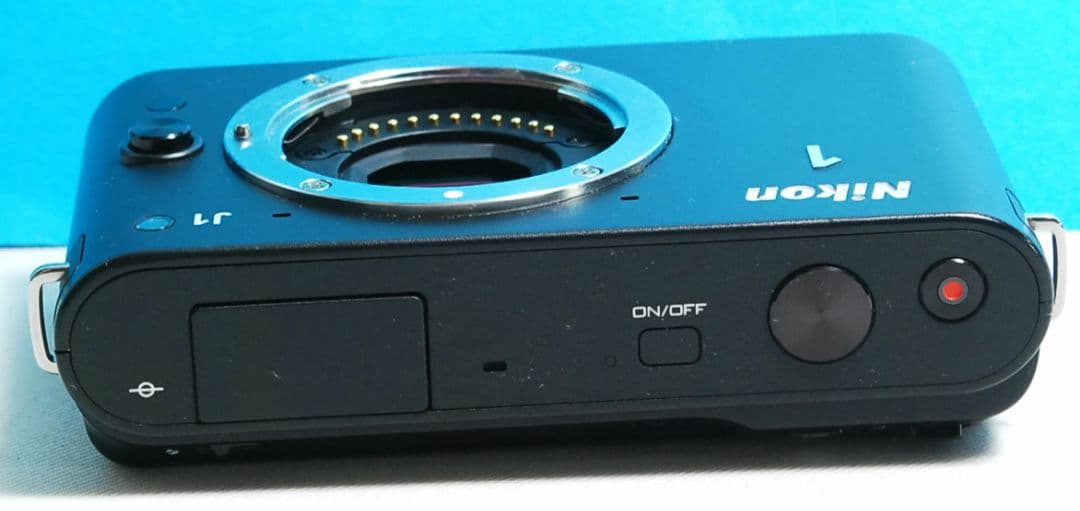 NIKON 1 J1　ブラック　ボディ　送料無料