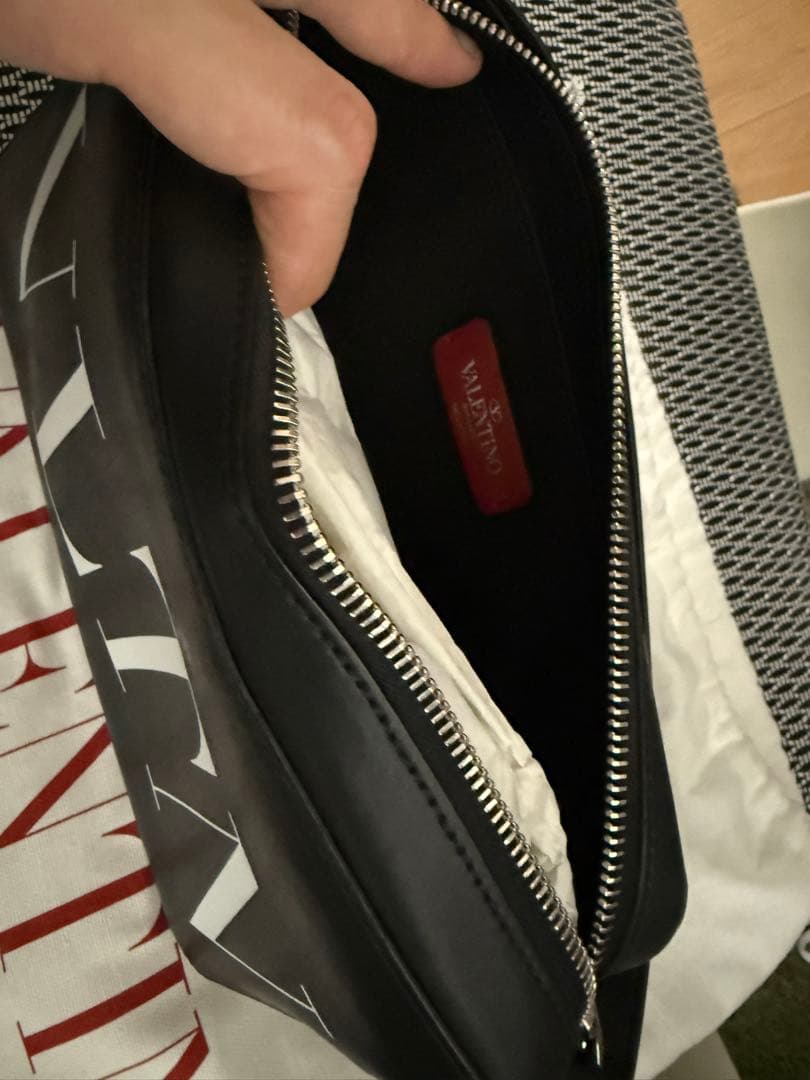 VALENTINO VLTNショルダーバッグ クロスボディ