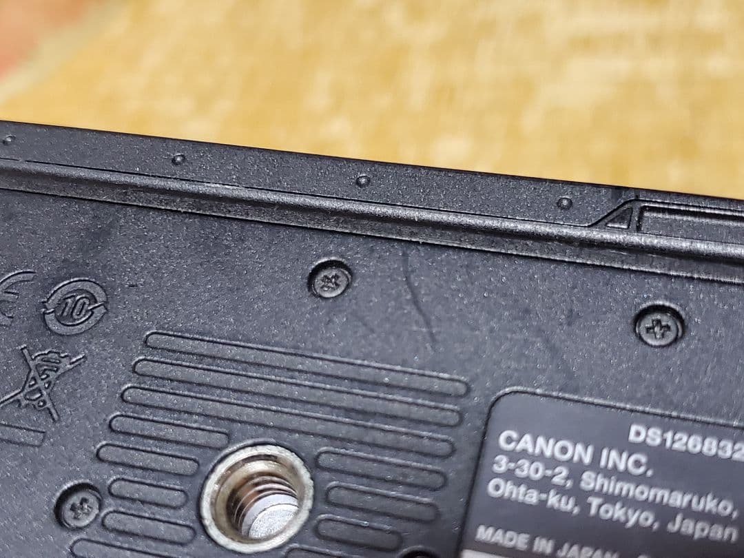 Canon EOS R6 ボディ本体 中古品 LP-E6NH 2個