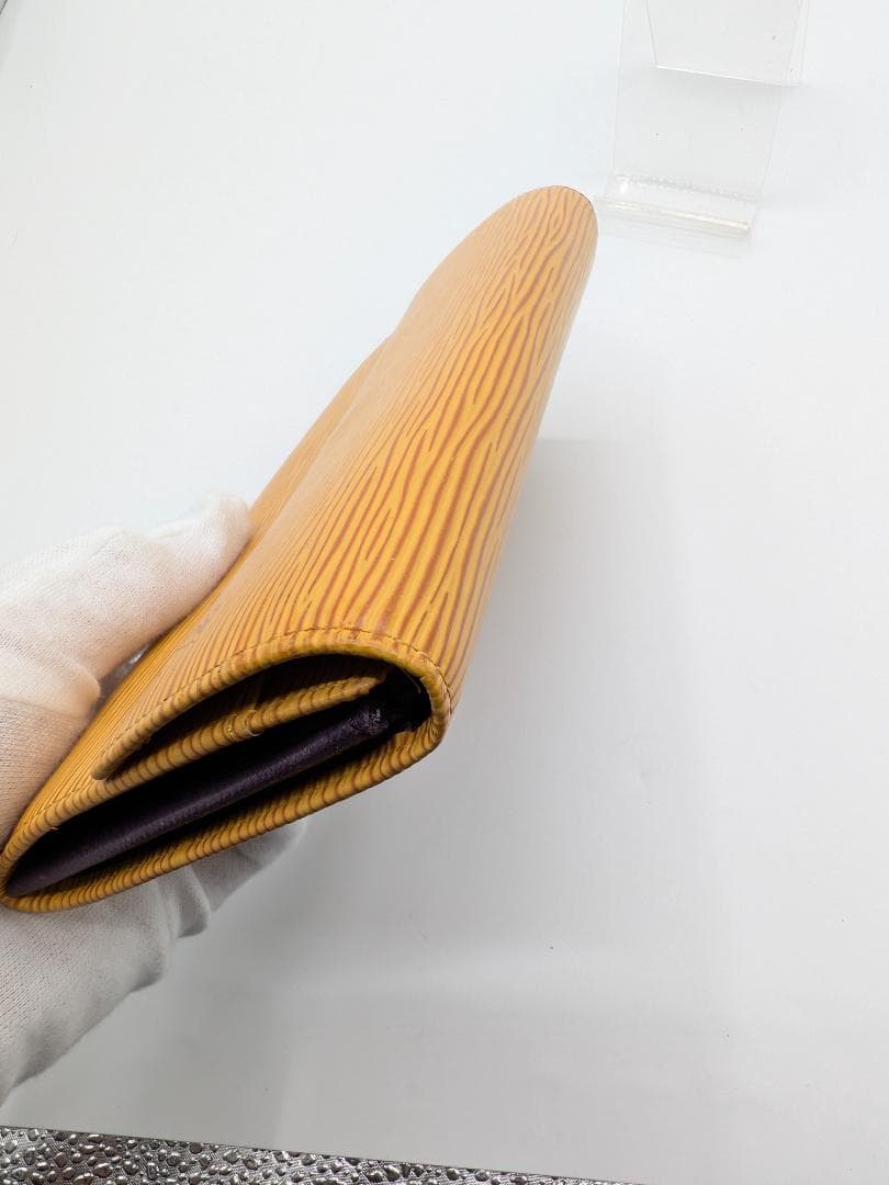 ルイヴィトン ポルトフォイユサラ エピ タッシリイエロー 0IN