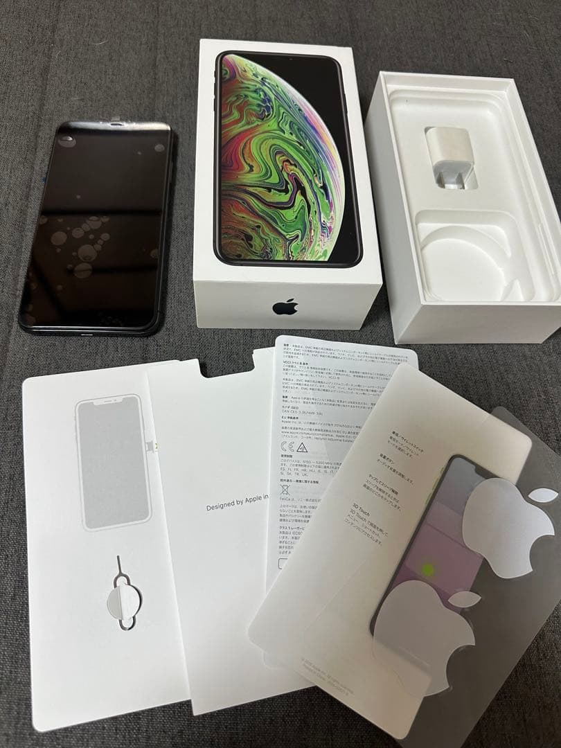 Apple iPhone XS Max スペースグレー 本体　256GB 新品同