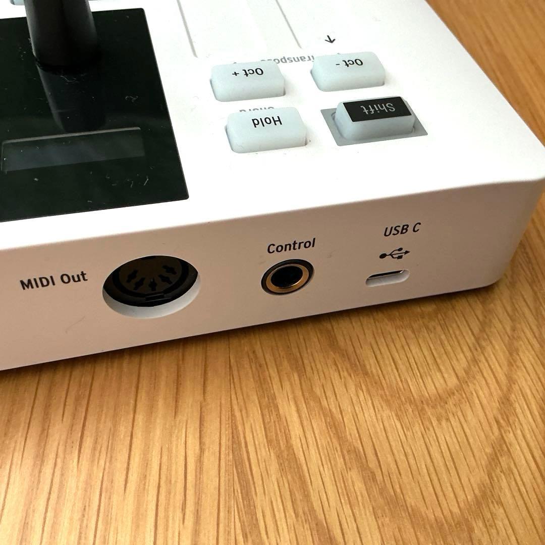 Mini lab 3 - Arturia MIDIキーボード ホワイト