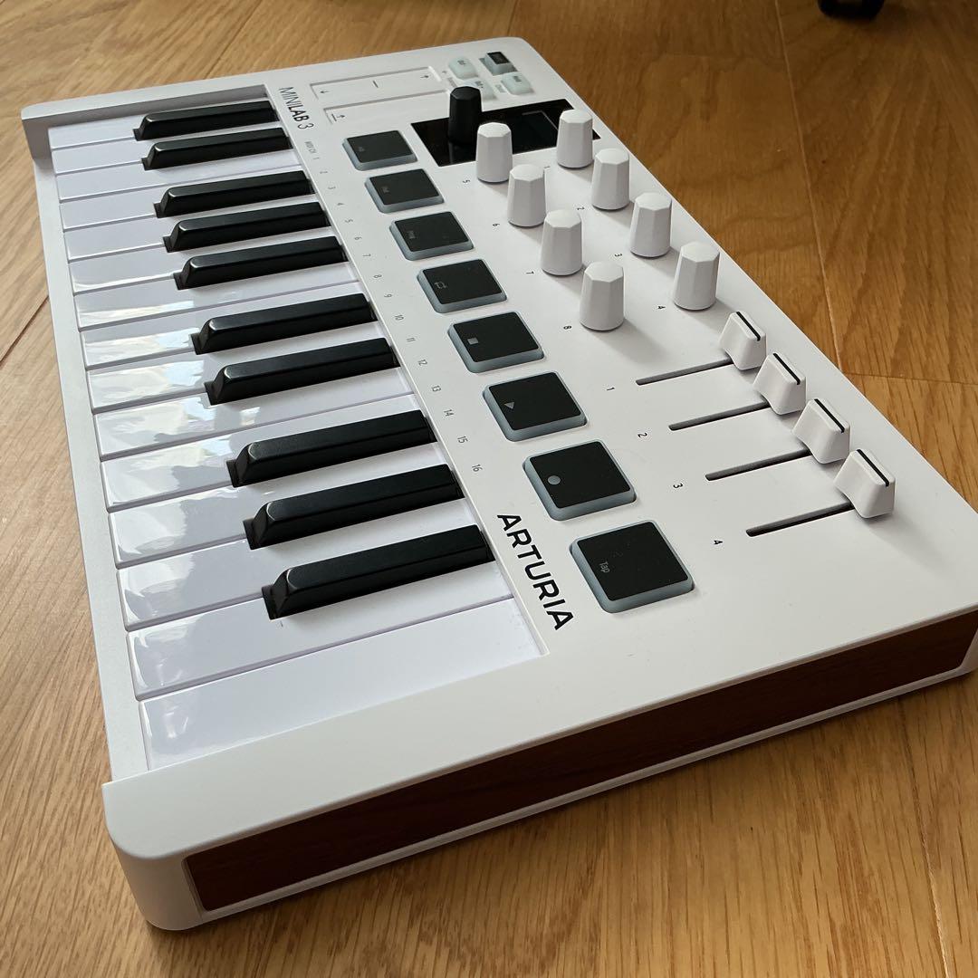 Mini lab 3 - Arturia MIDIキーボード ホワイト
