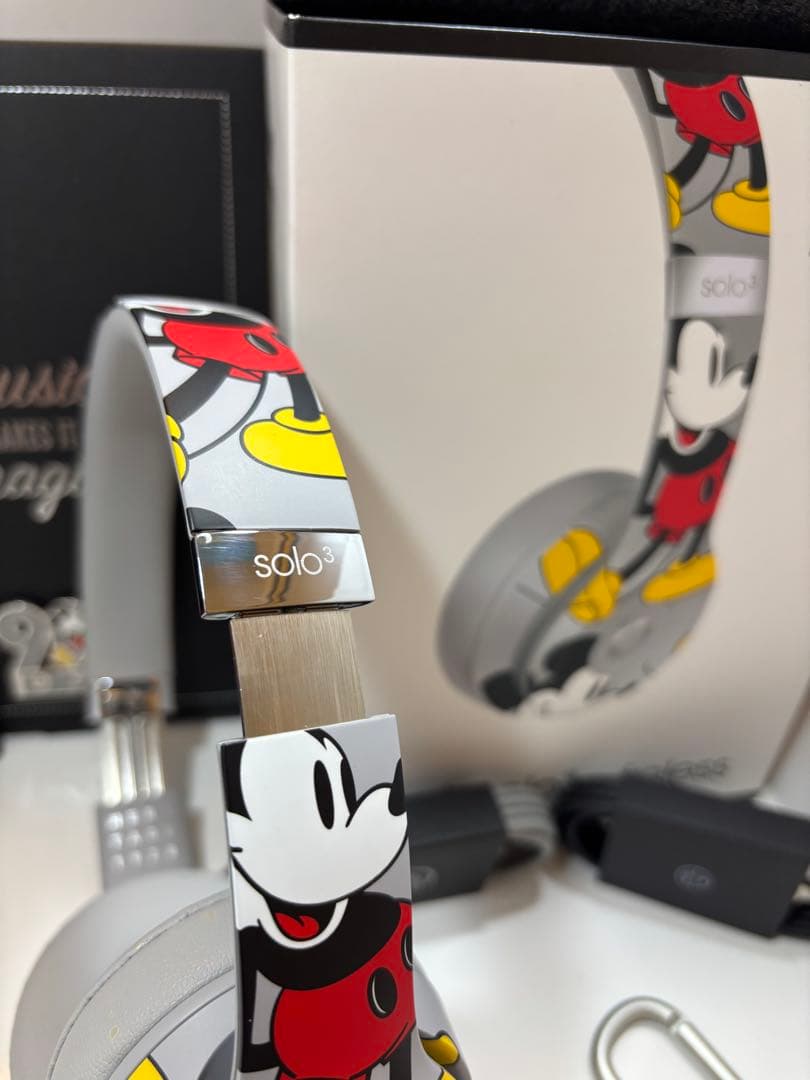 Beats Solo3 ミッキーマウス　生誕90周年　ヘッドホン　ディズニー