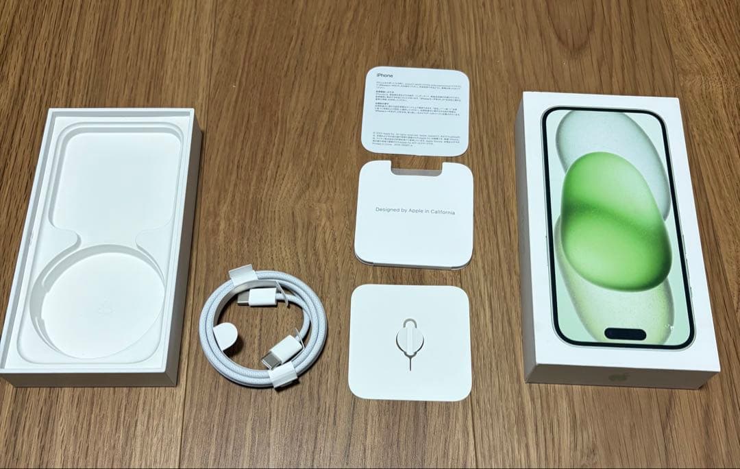 Apple iPhone 15 グリーン本体