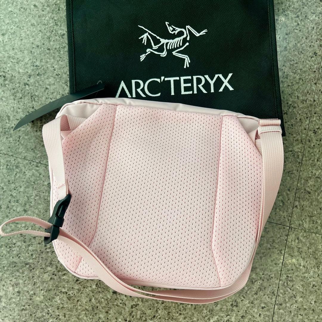 希少 WILD-1別注カラー アークテリクス マンティス2 廃盤カラー ピンク