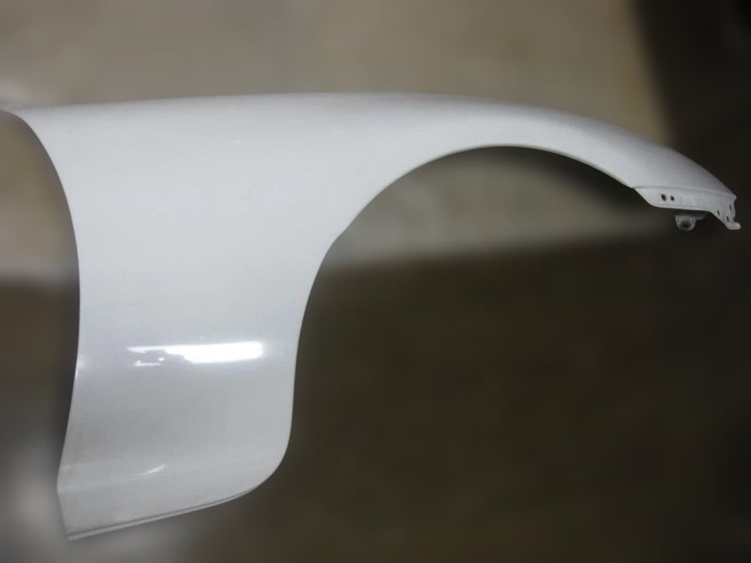 80　スープラ　右　純正　フロント　フェンダー　ホワイト