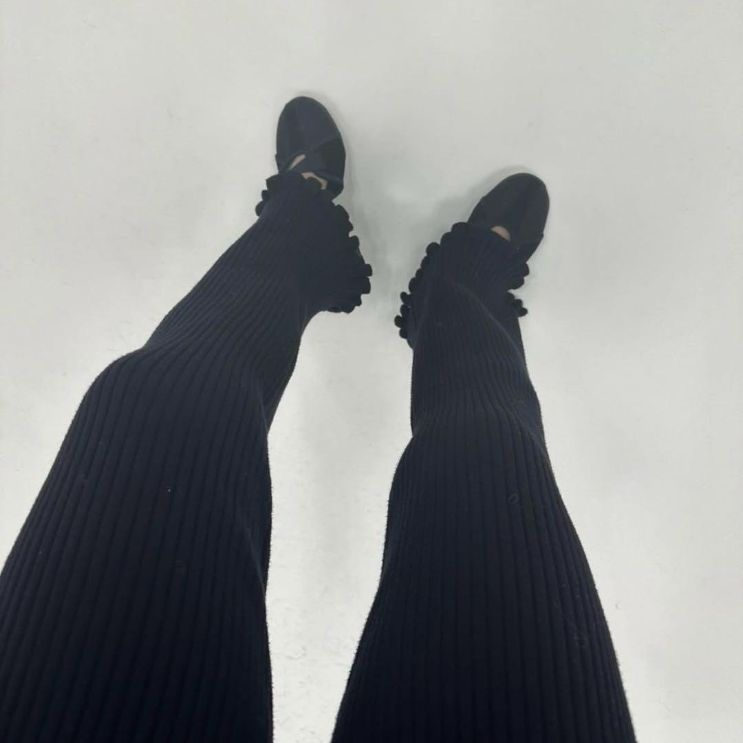 リブ編みフリル裾パンツ ブラック